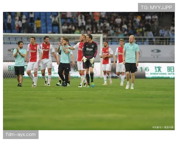 阿贾克斯主帅推攻防平衡新战术,球队状态回升剑指联赛冠军 阿贾克斯主帅推攻防平衡新战术,球队状态回升剑指联赛冠军