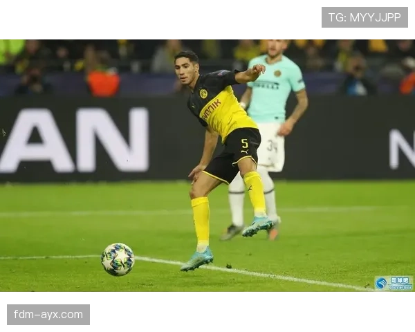 阿什拉夫英超赛季表现稳健，引发各界热议